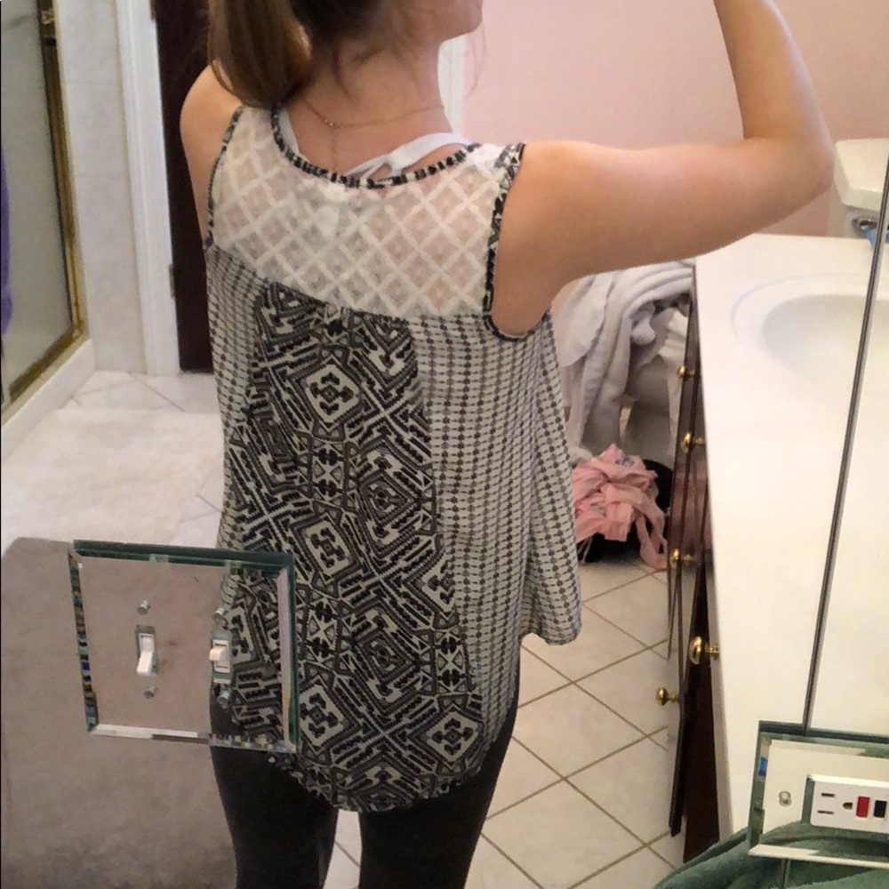Patterned Tank Top - Picture 2 of 5